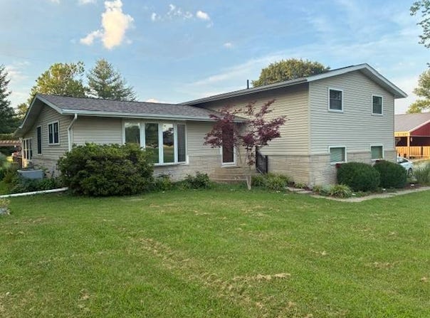 13234 E 1050th Ave, Robinson, IL 62454