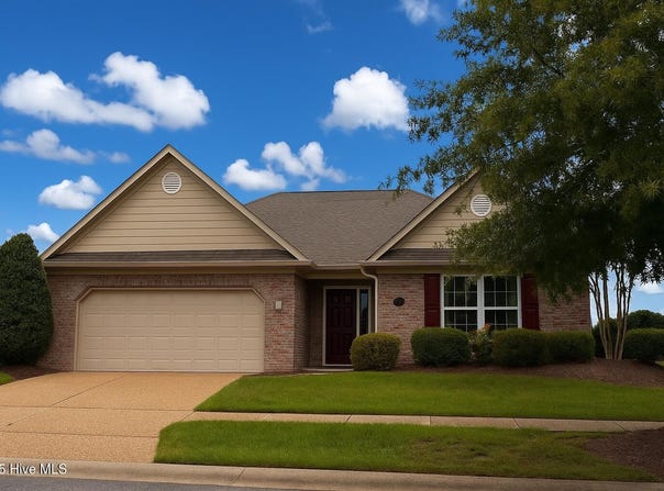 207 N Palm Drive, Winnabow, NC 28479