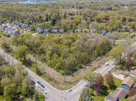 Wise Road, Commerce Twp, MI 48382