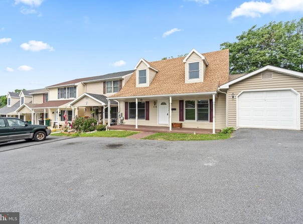 124 FRICK AVENUE, WAYNESBORO, PA 17268