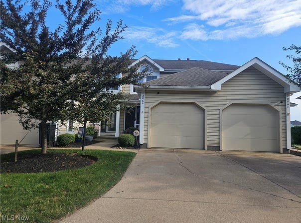 1206 Brookline Place unit: B, Willoughby, OH 44094