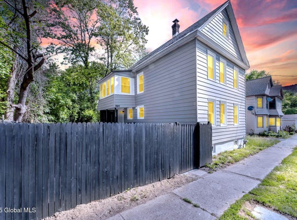 889 Yorkston Street, Schenectady, NY 12303