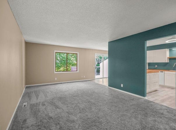 5 Crusader Avenue E, West Saint Paul, MN 55118