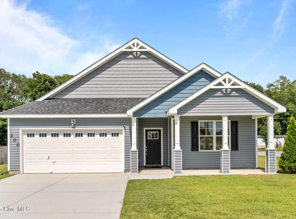200 Cotton Court, Richlands, NC 28574