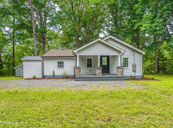 2396 Putnam Glendon Road, Carthage, NC 28327