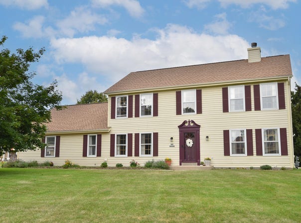 N53w15196 Glenmeadow Ct, Menomonee Falls, WI 53051