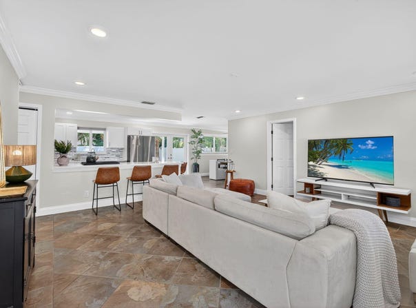 342 Azalea Street, Palm Beach Gardens, FL 33410