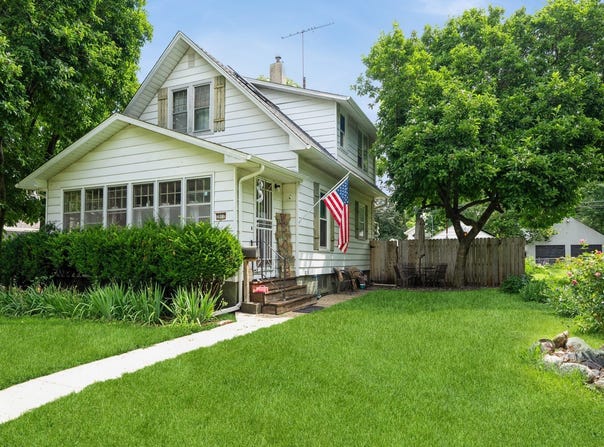 3917 11th Street, Des Moines, IA 50313