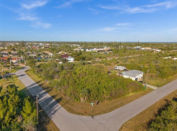 10177 OWL HEAD CIRCLE, PORT CHARLOTTE, FL 33981