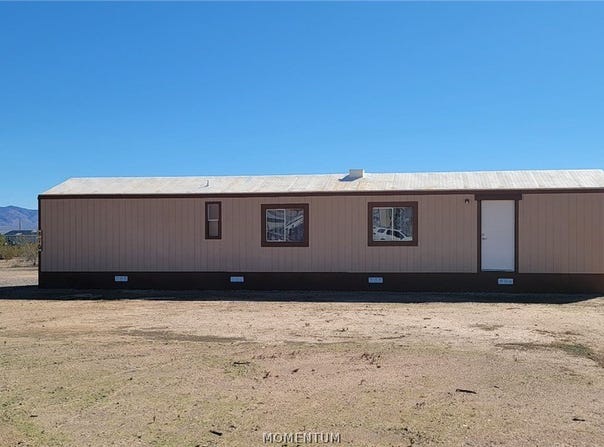 870 S Escuela Road, Golden Valley, AZ 86413
