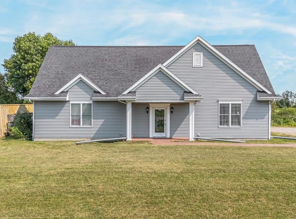 5676 COUNTY RD II, LARSEN, WI 54947