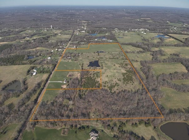 5647 Spiva Crossing, Hallsville, MO 65255