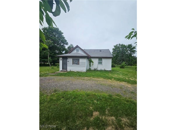 6270 Fairview Road, Austintown, OH 44515