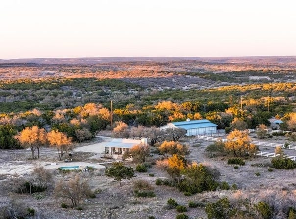 190 NW Pvt Rd 3019 NW, Mountain Home, TX 76849