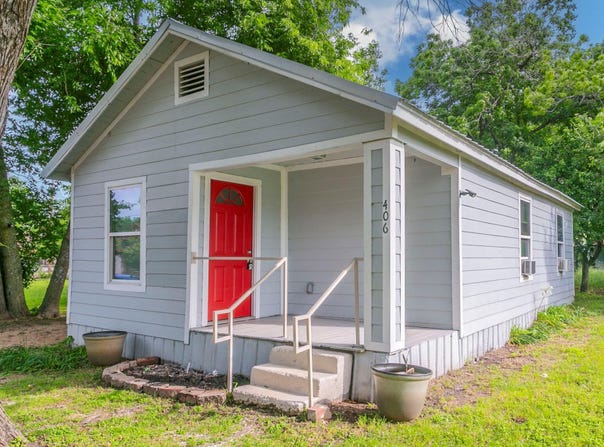 406 W Tyson Ave, Cameron, TX 76520