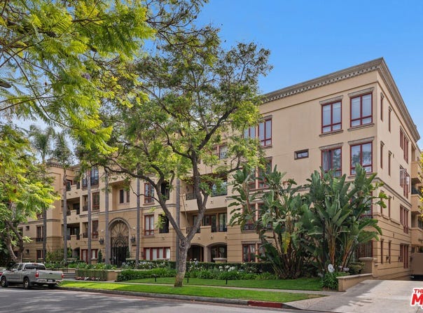 411 N Oakhurst Dr, Beverly Hills, CA 90210