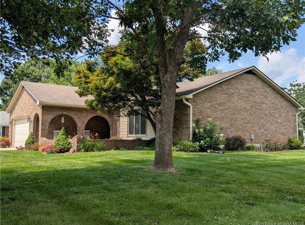 50 Virginia Drive, Jeffersonville, IN 47130