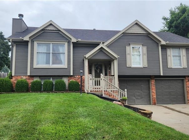 2801 Quail Drive, St Joseph, MO 64506