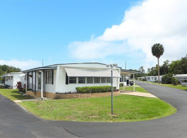 229 RUE DE FONTAINE, TAVARES, FL 32778