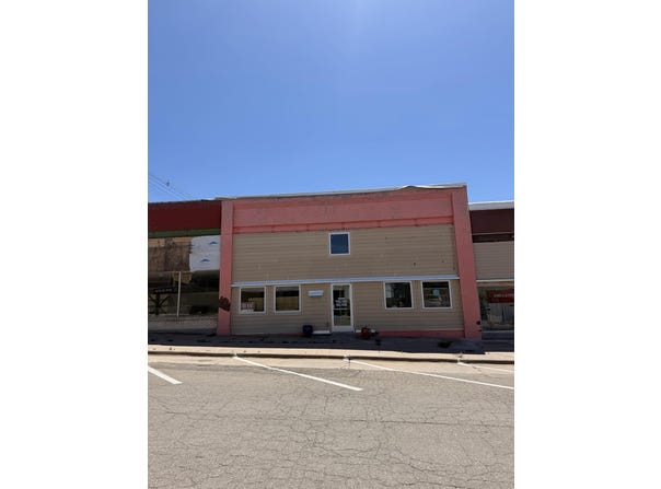13 W Main, Herington, KS 67449