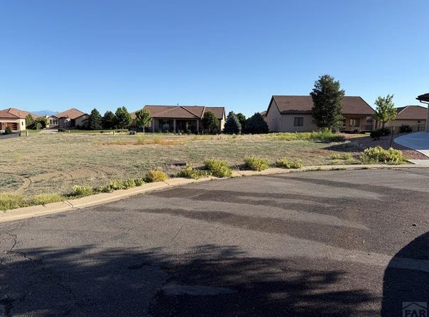 1825 Tuscan Ct, Pueblo, CO 81001