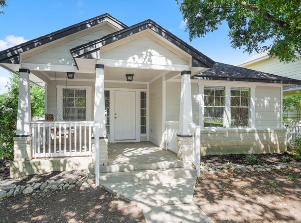 151 Sampson, Kyle, TX 78640