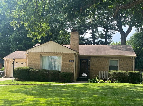 912 Parkwood, ROCKFORD, IL 61107