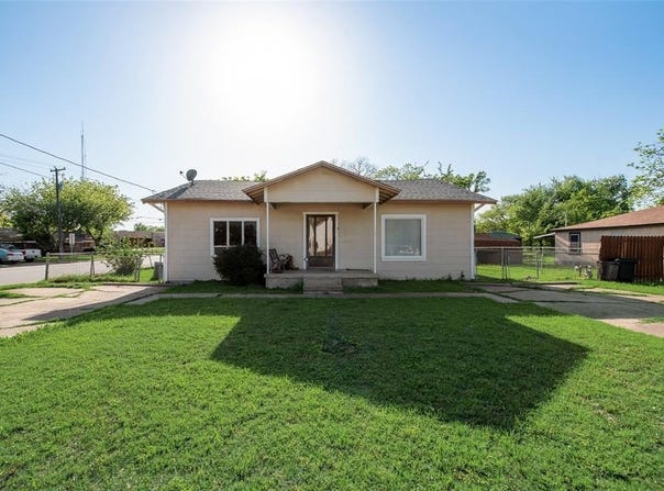 132 San Saba Avenue, Benbrook, TX 76126