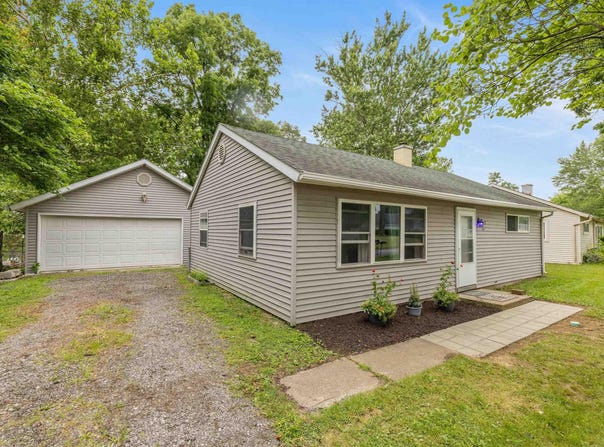 1047 Brookdale Drive, New Haven, IN 46774