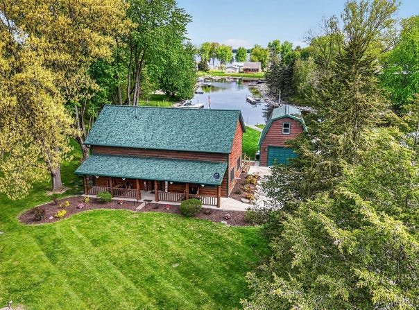 W6660 Puckaway Rd, Markesan, WI 53946