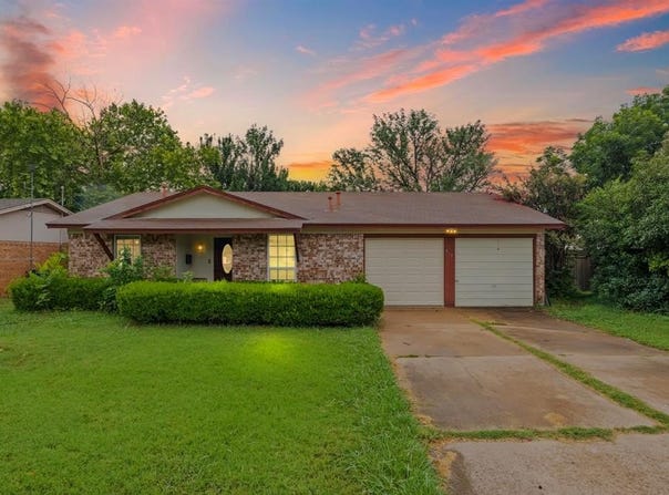 409 Nathan Street, Burleson, TX 76028