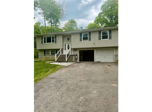 46 Rogers Road, Hyde Park, NY 12538