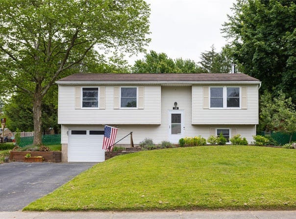 12 Rawhide Drive, Henrietta, NY 14586