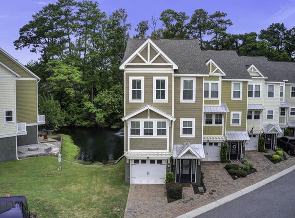 5911 Steward Street, Hanahan, SC 29410