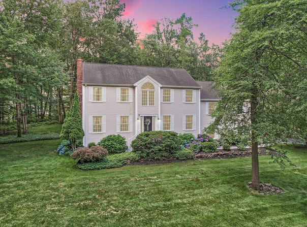 39 Luke Street, Prospect, CT 06712