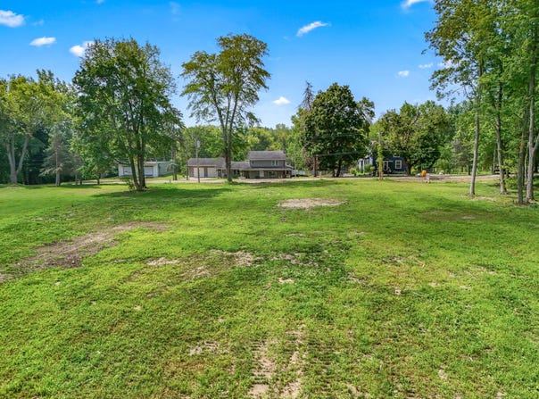 97 W Hallett Street, Hillsdale, MI 49242
