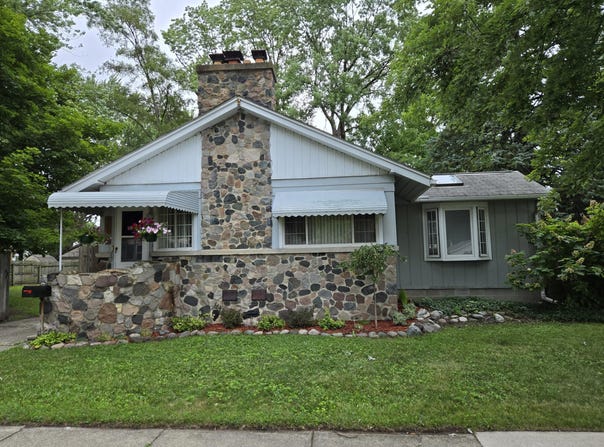 23060 Hoover Avenue, Hazel Park, MI 48030