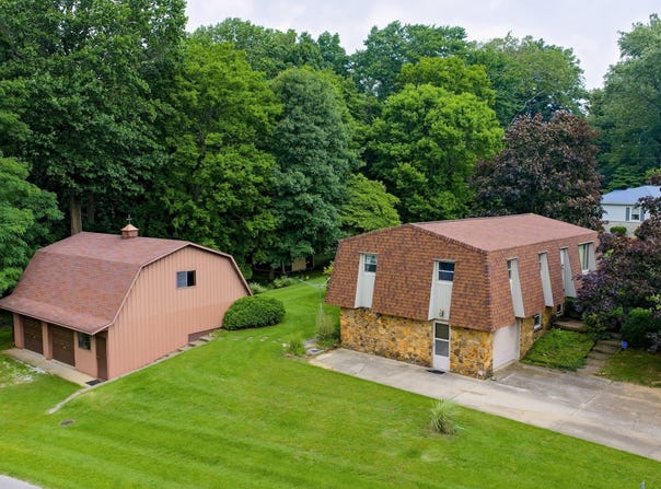 600 Forest Drive, Bloomfield, IN 47424-1006