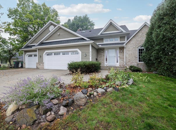 3508 Silver Lake Road NE, Saint Anthony, MN 55418