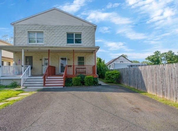 114 Runyon Ave, Middlesex Boro, NJ 08846-2221