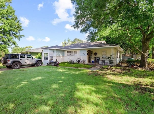 1015 W Belden Street, Sherman, TX 75092