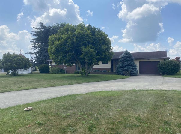 1392 E Washington Street, Winchester, IN 47394