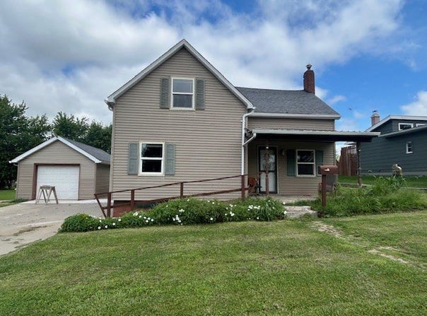 707 E High Street, Toledo, IA 52342