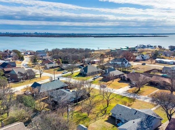 327 N Peninsula Drive, Lakewood Village, TX 75068