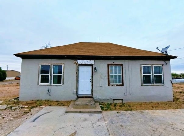 807 E C St, Monahans, TX 79756