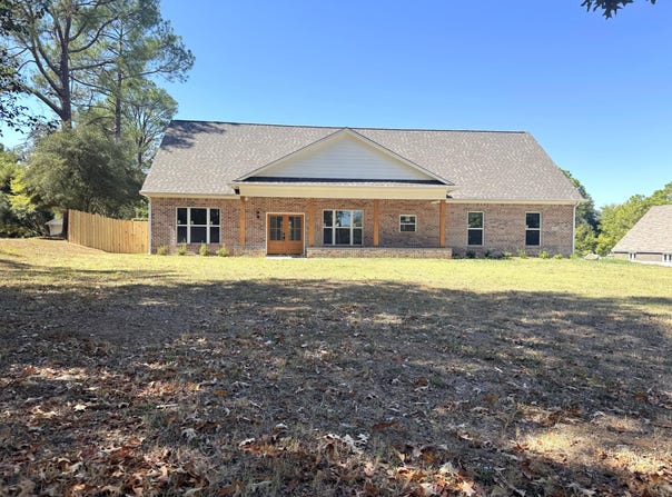 2020 Lawndale Dr, Tupelo, MS 38801