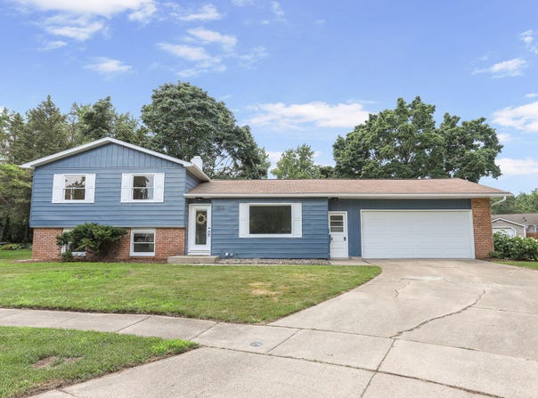 1812 Carlsbrook Lane, Portage, MI 49024