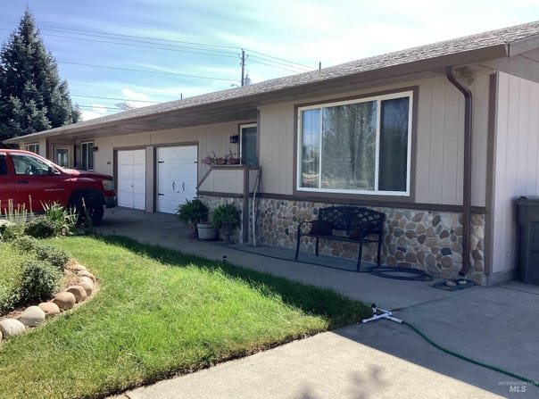 21021 Cottonwood Drive, Greenleaf, ID 83626