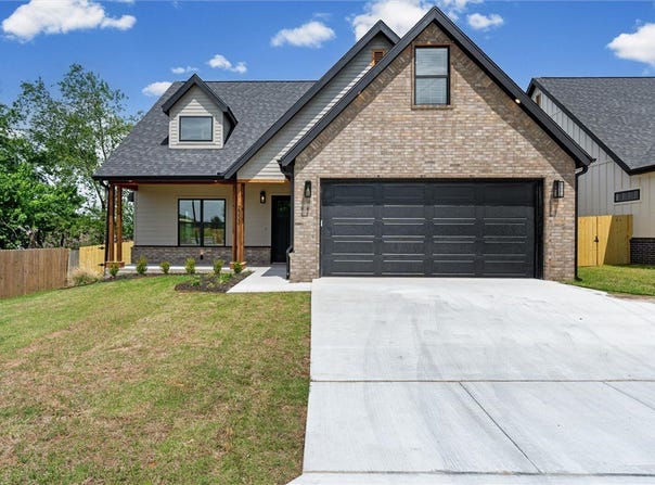 2333 W Seminole Drive, Rogers, AR 72758