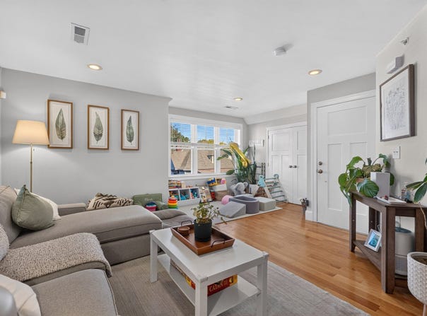 59 Lonsdale PH3, Boston, MA 02124